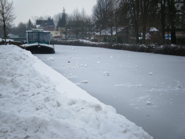 Pleasure boat moorings at Corbie on the Somme, but this boat won't be going anywhere soon -the whole canal is frozen over.